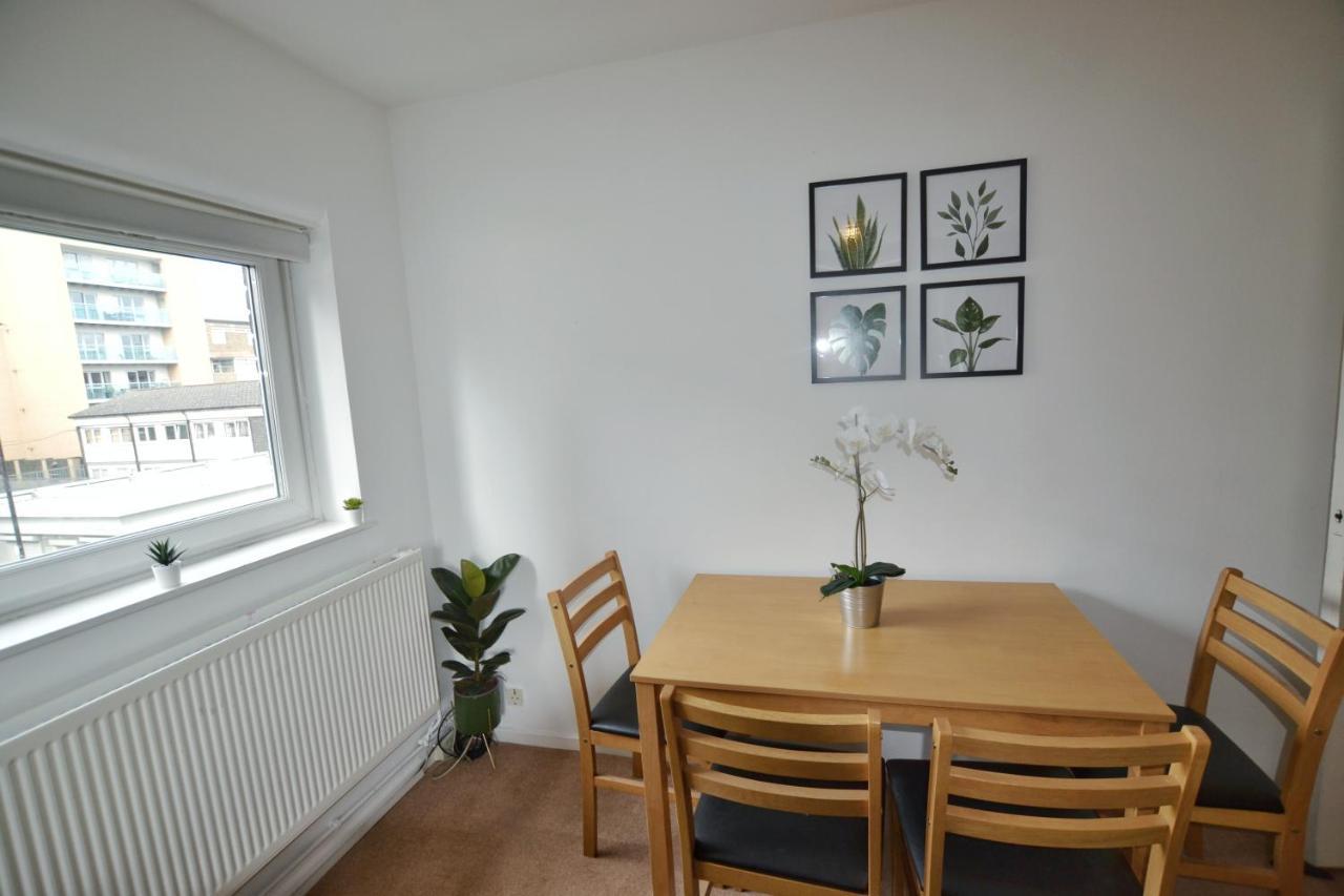 דירות לונדון Garden Tower Flat מראה חיצוני תמונה